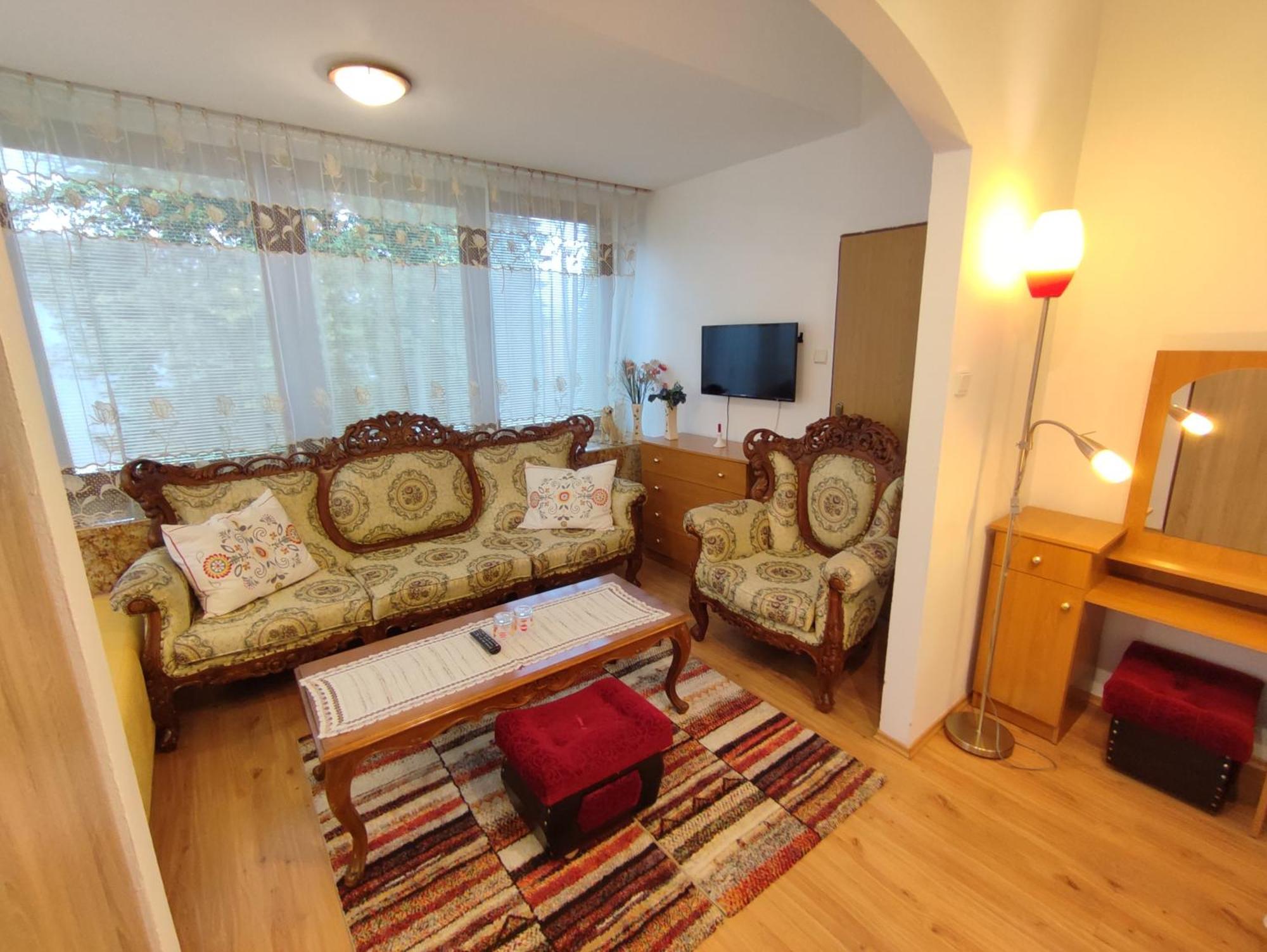 Hotel Vysehrad Turčianske Teplice Buitenkant foto