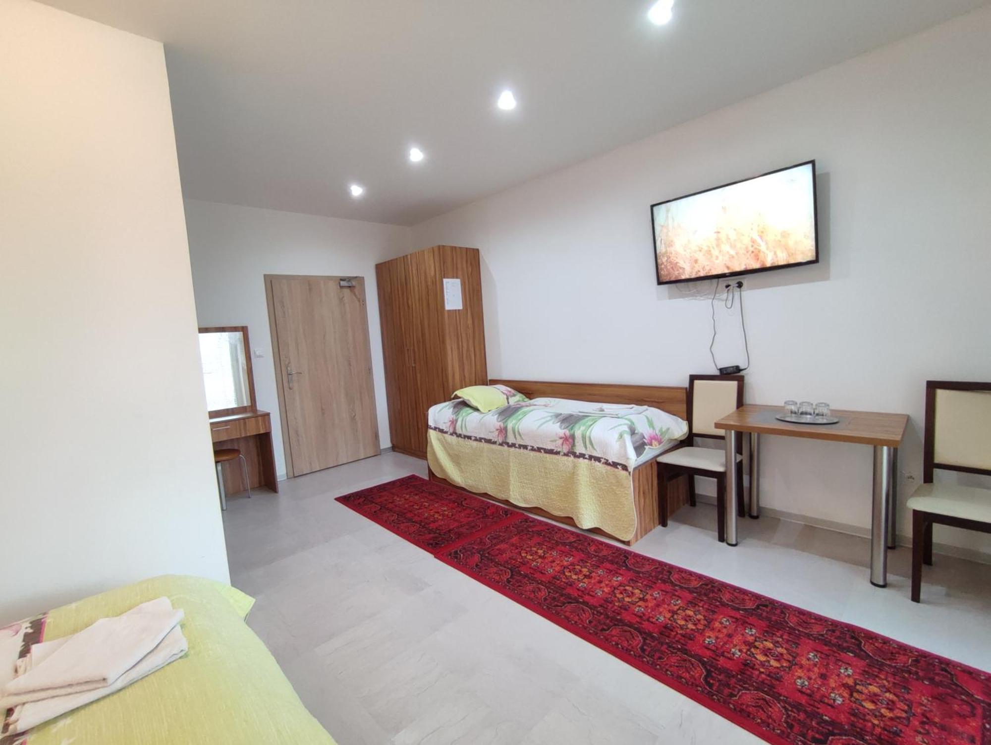 Hotel Vysehrad Turčianske Teplice Buitenkant foto